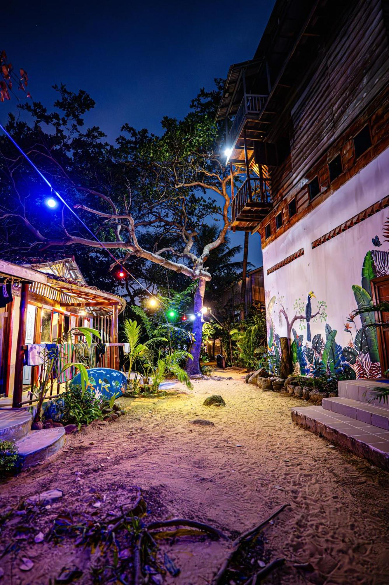 Easy Tiger - M'Pai Bay Beach, Koh Rong Sanloem Bagian luar foto